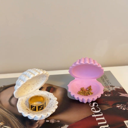 Clam Shell Ring Holder