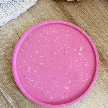 Edged Circle Tray - Pink with White Chips