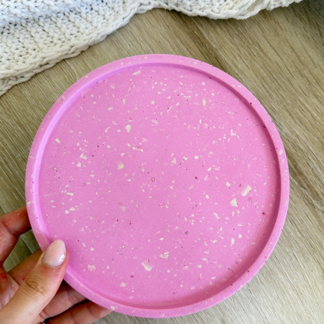 Edged Circle Tray - Pink with White Chips